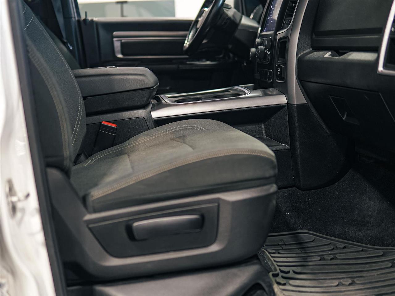 2022 RAM 1500 Classic WARLOCK | CREW | 4X4 | SOUND + TECH + PREF PKG Photo