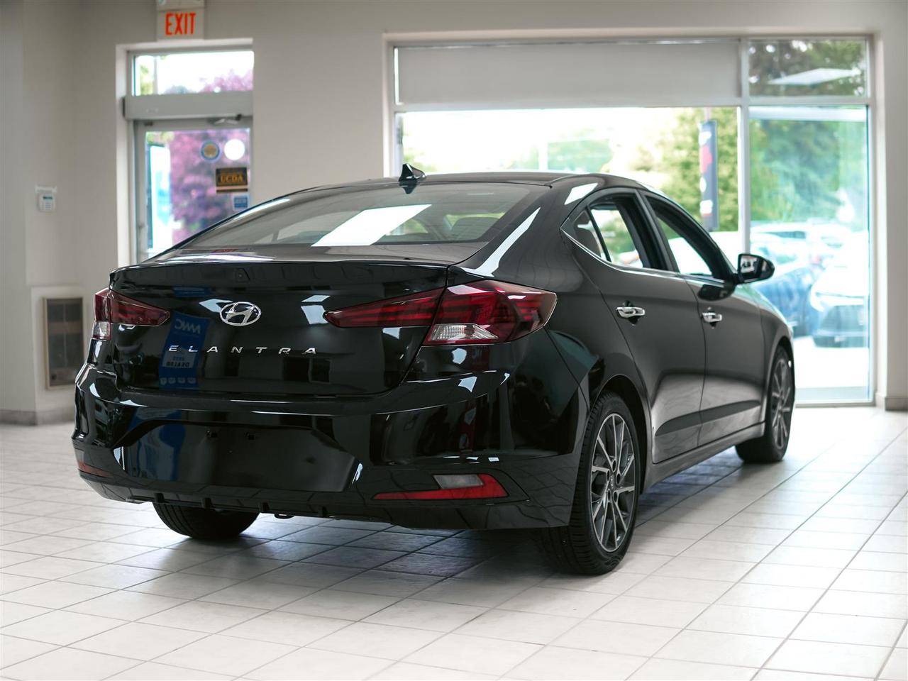 2020 Hyundai Elantra LUXURY | NO ACCIDENTS | LEATHER | SUNROOF Photo