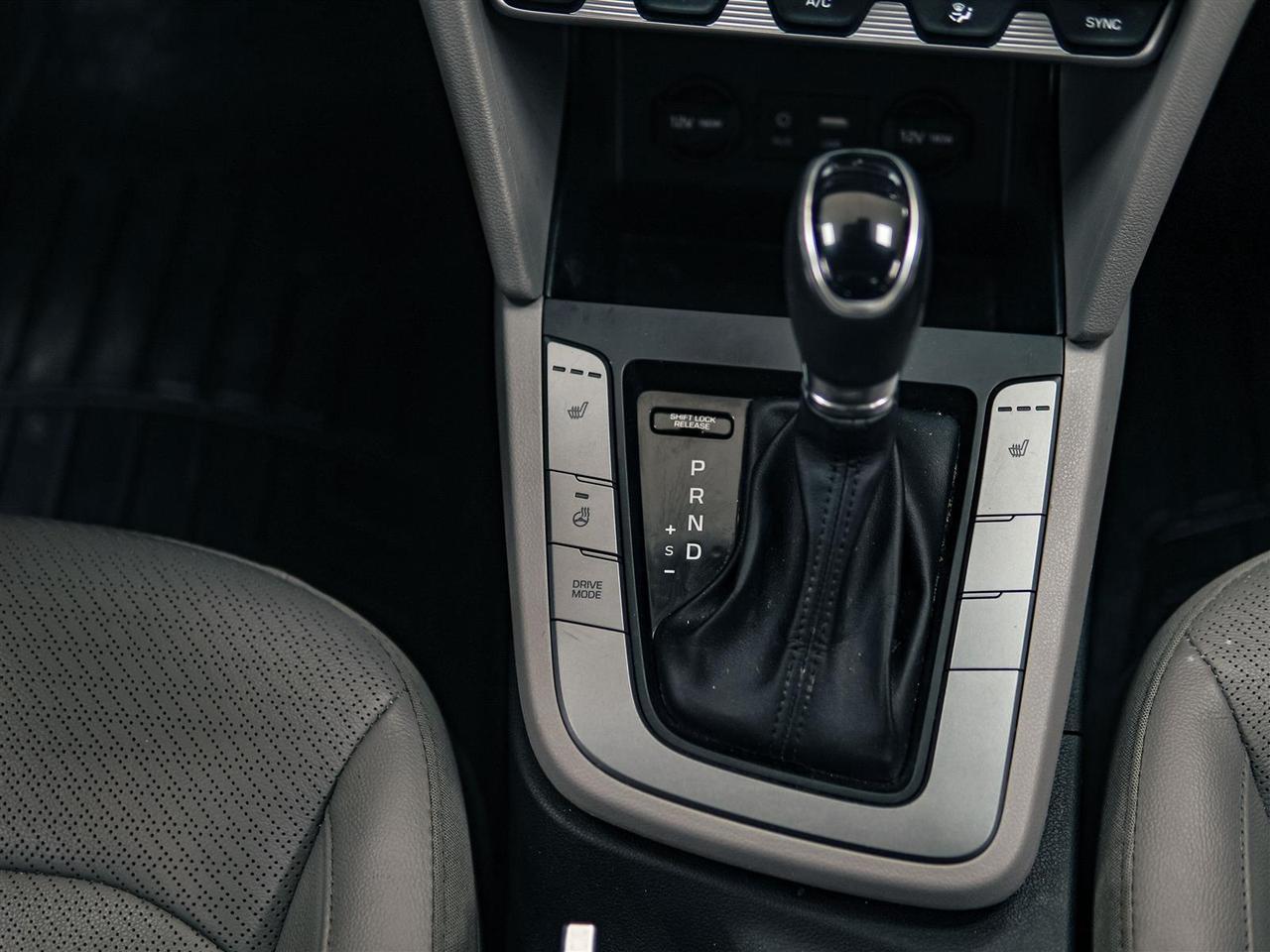 2020 Hyundai Elantra LUXURY | NO ACCIDENTS | LEATHER | SUNROOF Photo