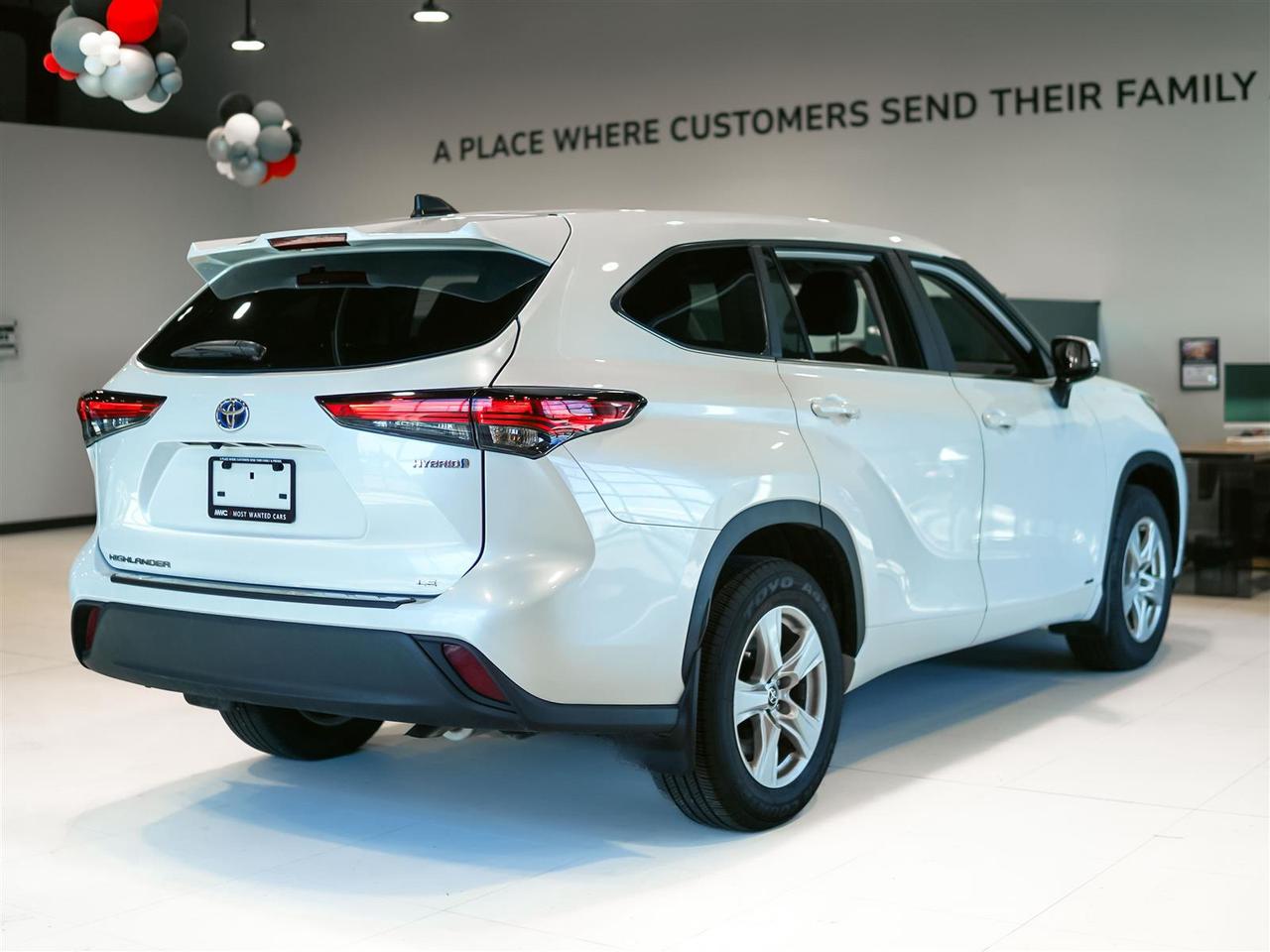 2023 Toyota Highlander HYBRID LE HYBRID | NO ACCIDENTS | TOYOTA SERVICED Photo