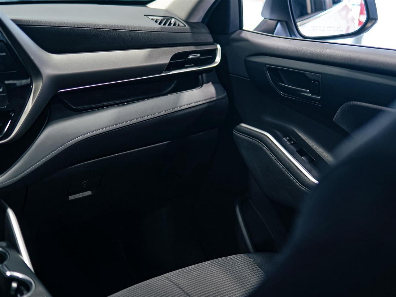 2023 Toyota Highlander HYBRID LE HYBRID | NO ACCIDENTS | TOYOTA SERVICED Photo