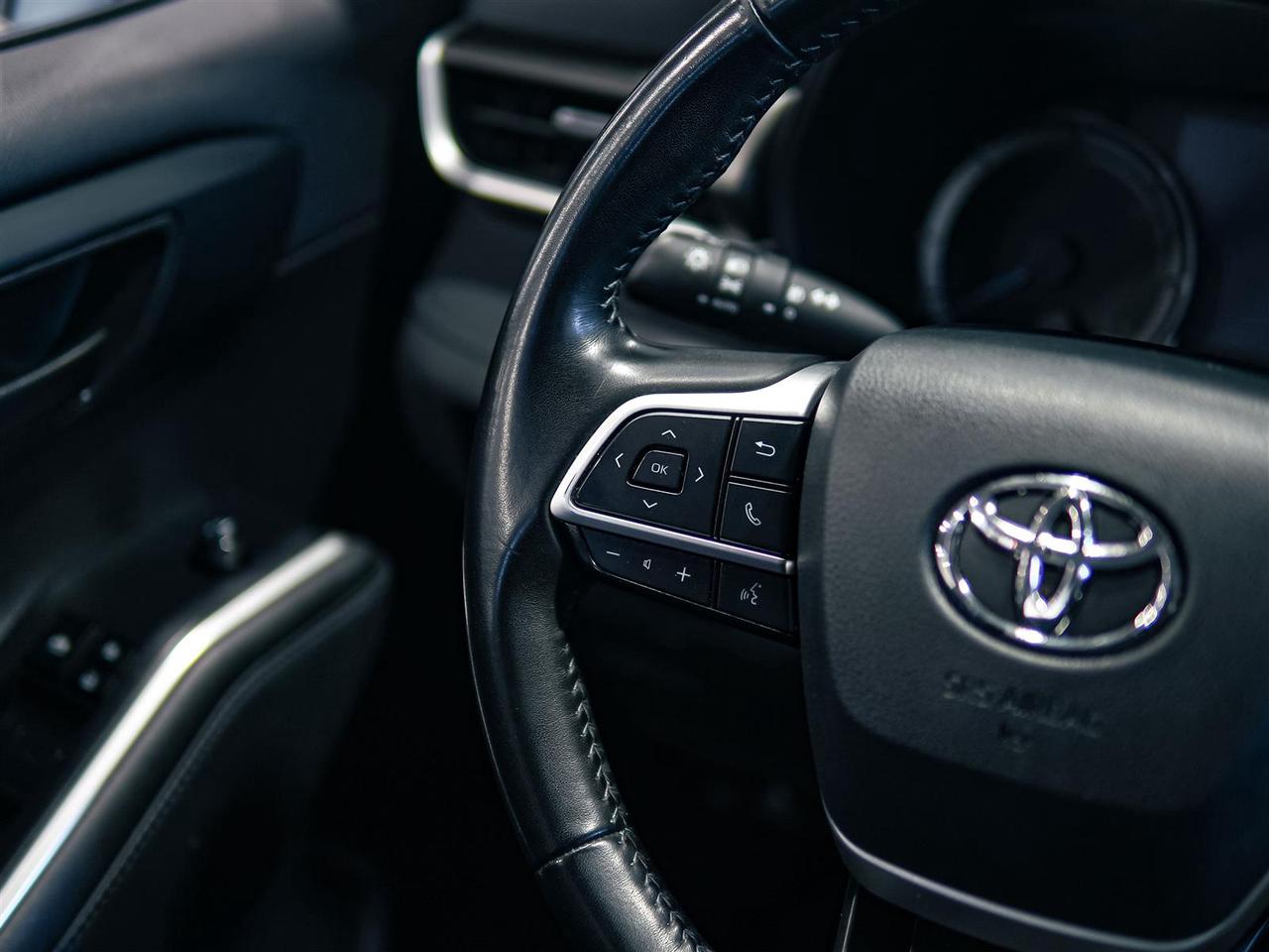 2023 Toyota Highlander HYBRID LE HYBRID | NO ACCIDENTS | TOYOTA SERVICED Photo