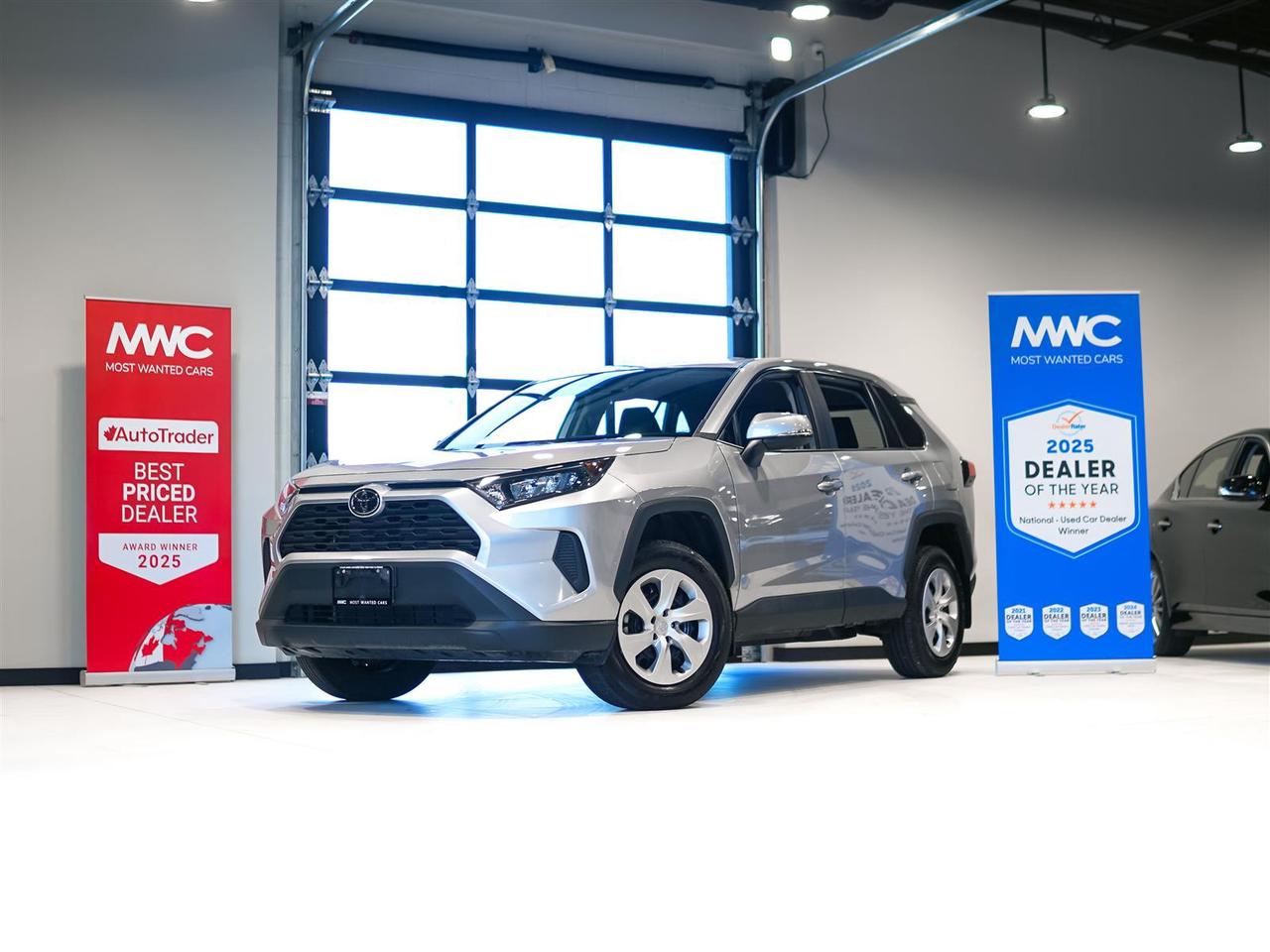 2025 Toyota RAV4 LE AWD | NO ACCIDENTS | BLIND SPOT Photo0
