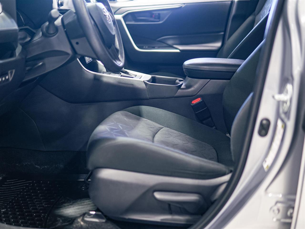 2025 Toyota RAV4 LE AWD | NO ACCIDENTS | BLIND SPOT Photo