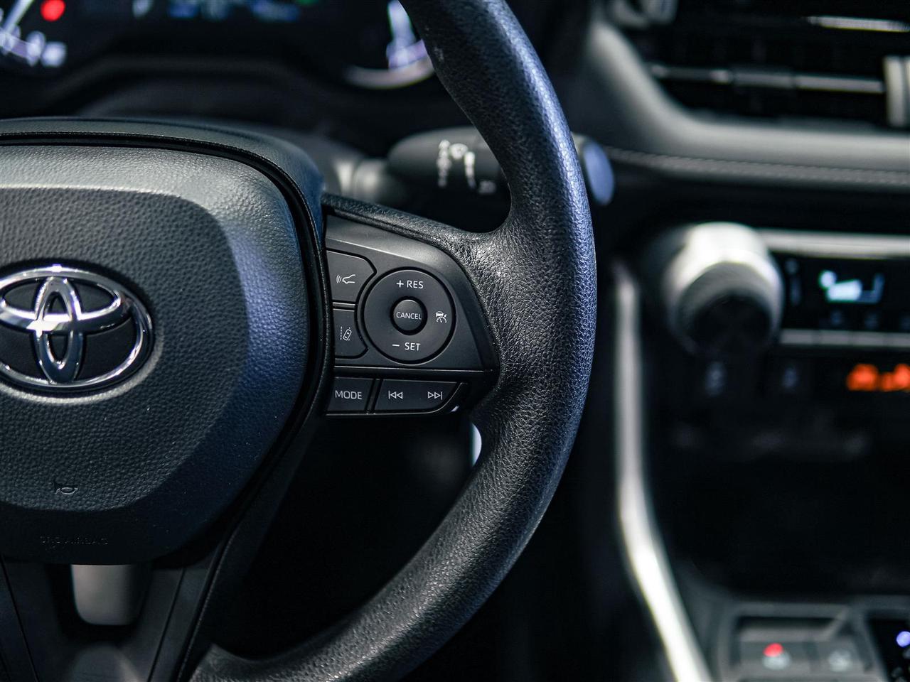 2025 Toyota RAV4 LE AWD | NO ACCIDENTS | BLIND SPOT Photo