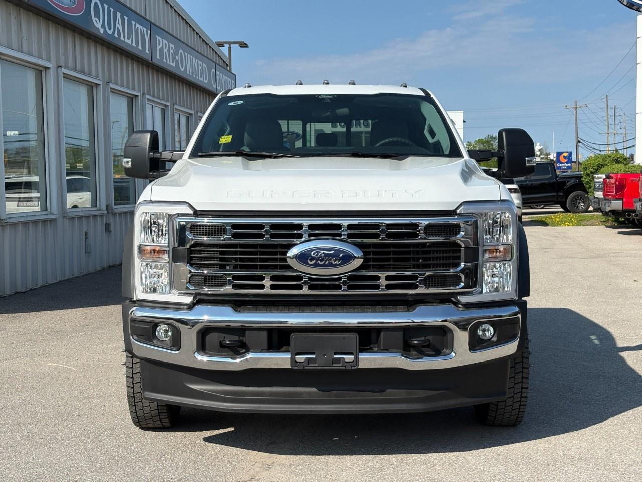 2026 Ford F-550 Super Duty DRW XL 4WD Crew Cab 203" WB 84" CA Photo