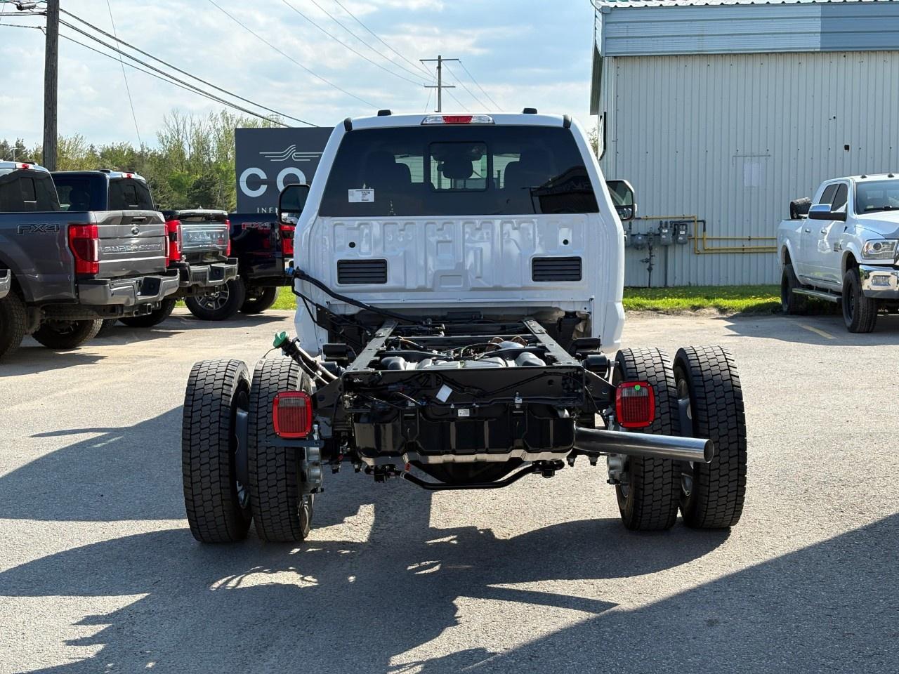 2026 Ford F-550 Super Duty DRW XL 4WD Crew Cab 203" WB 84" CA Photo