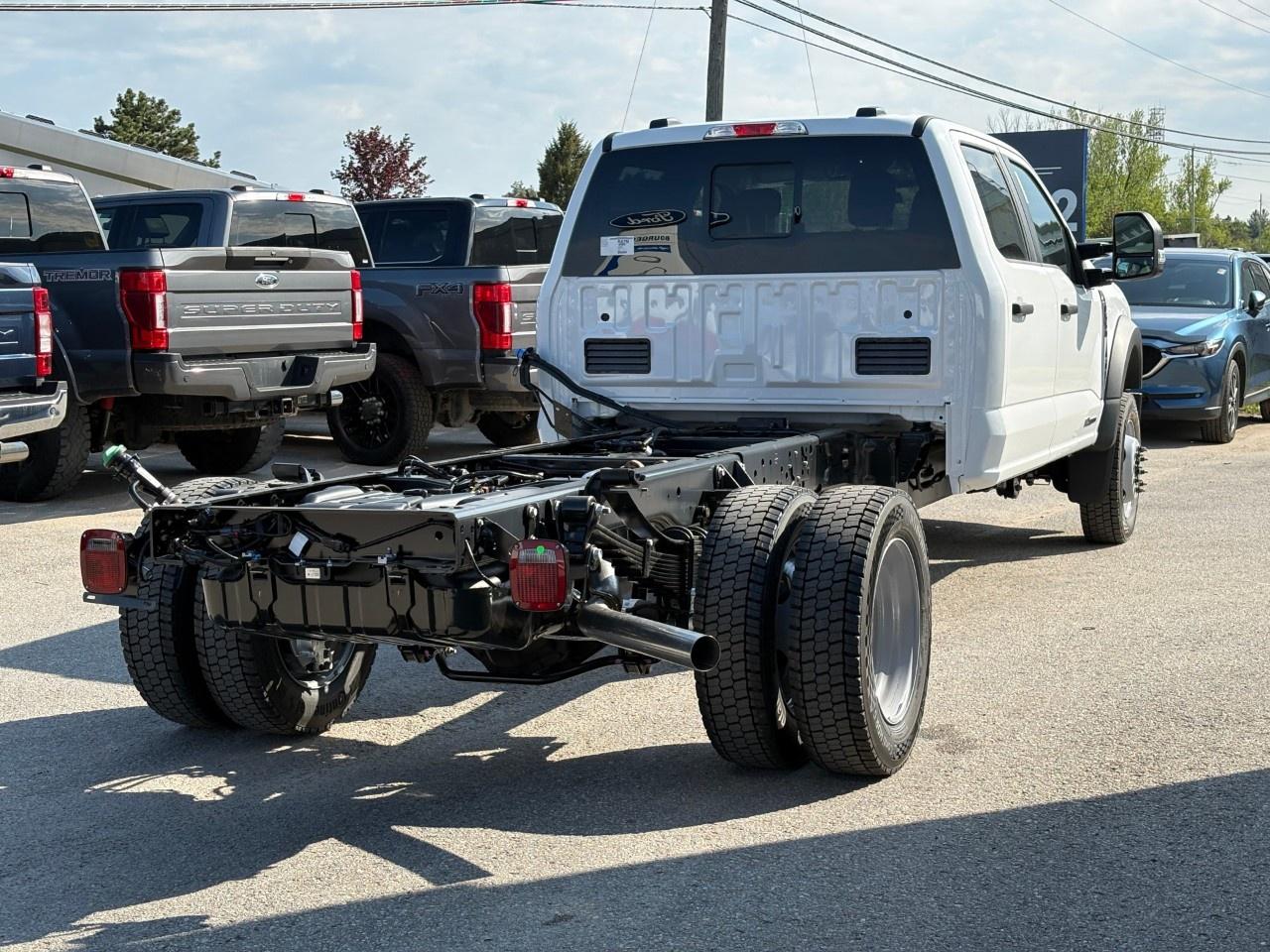2026 Ford F-550 Super Duty DRW XL 4WD Crew Cab 203" WB 84" CA Photo