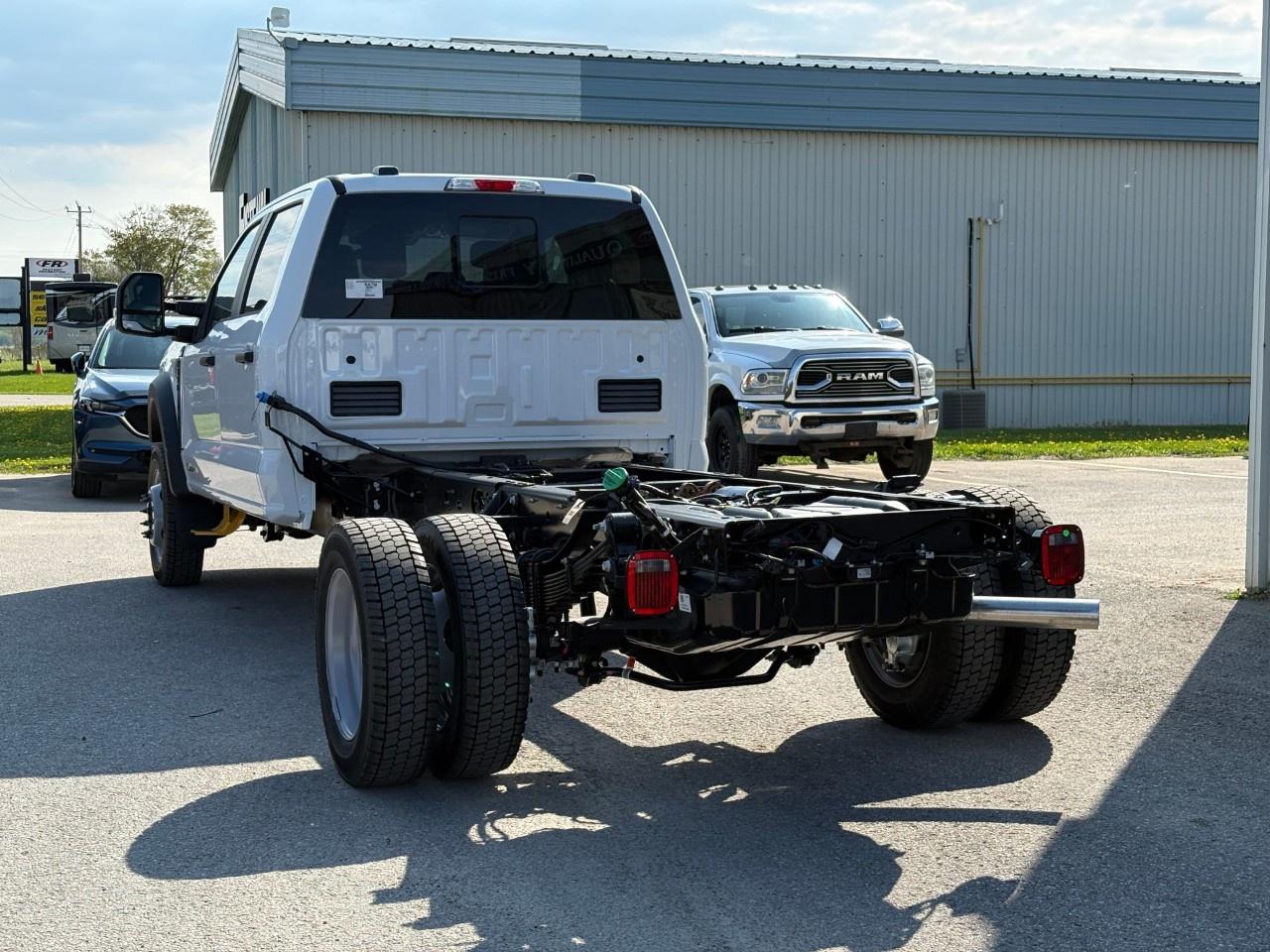 2026 Ford F-550 Super Duty DRW XL 4WD Crew Cab 203" WB 84" CA Photo