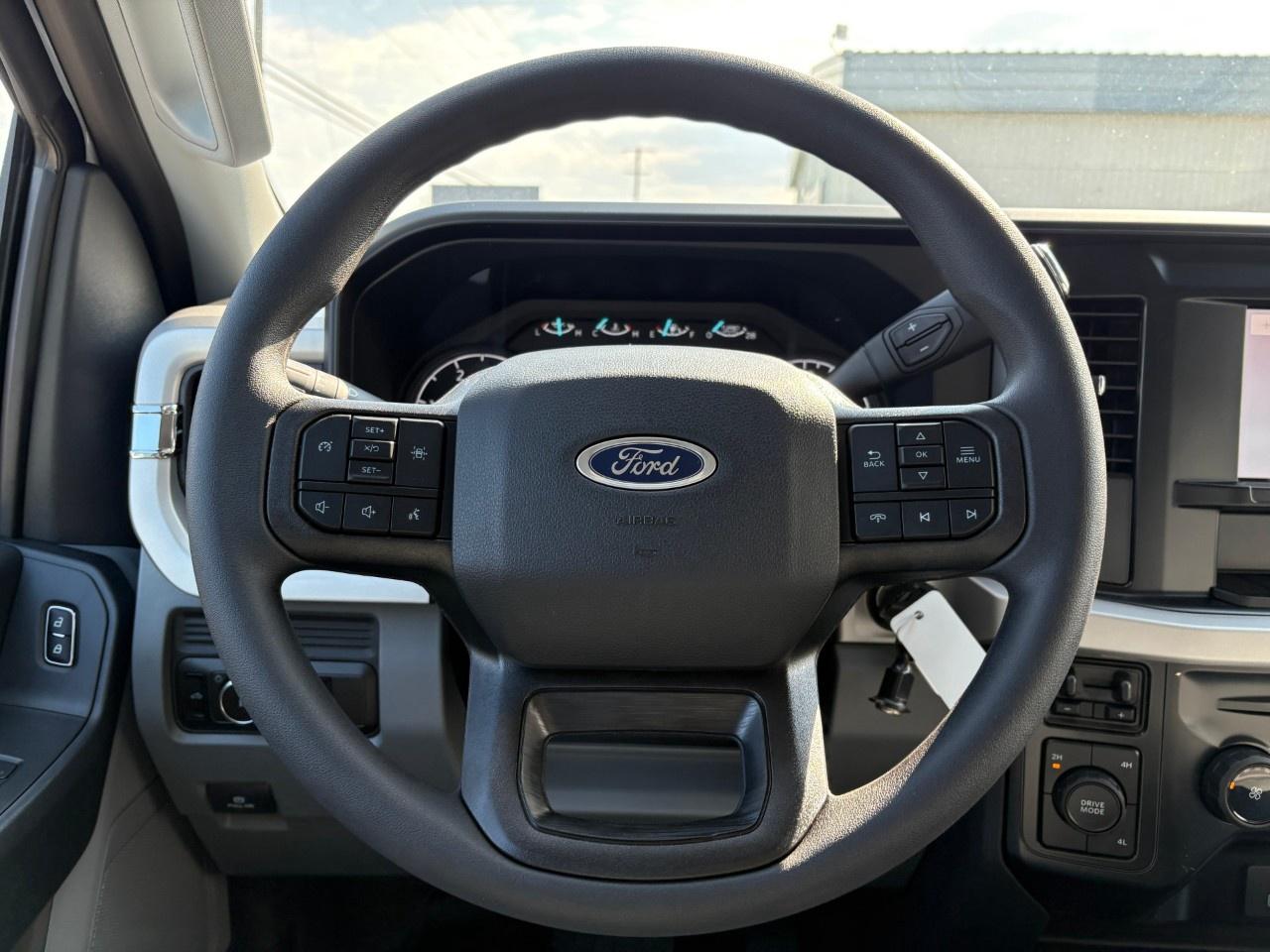 2026 Ford F-550 Super Duty DRW XL 4WD Crew Cab 203" WB 84" CA Photo