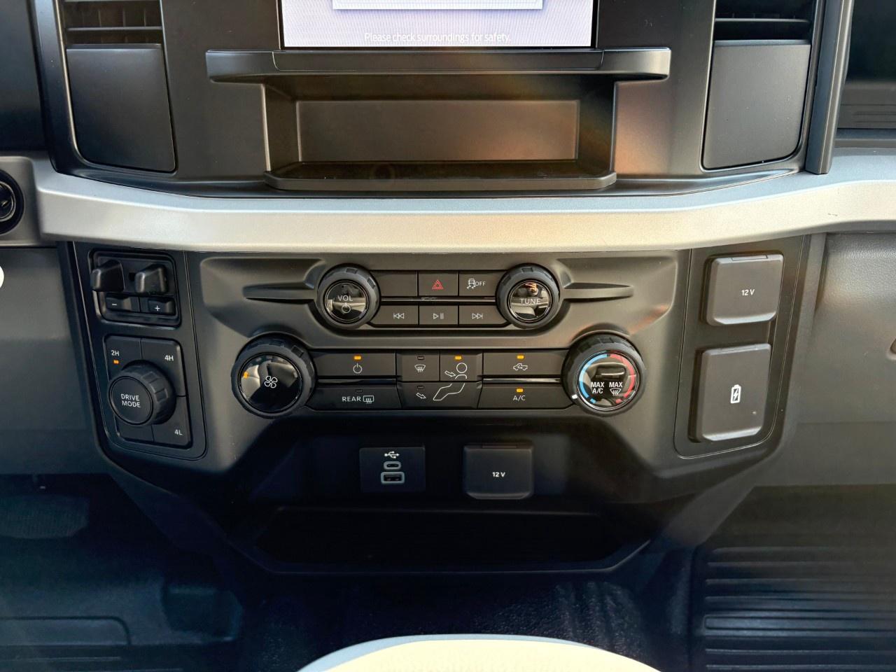 2026 Ford F-550 Super Duty DRW XL 4WD Crew Cab 203" WB 84" CA Photo