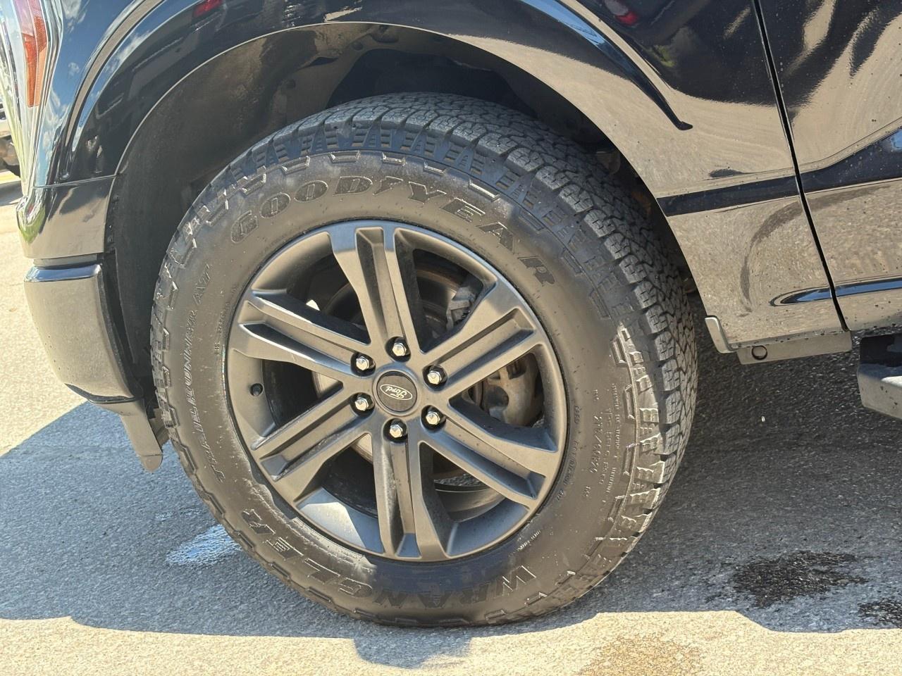 2021 Ford F-150 Lariat 4WD SuperCrew 5.5' Box Photo