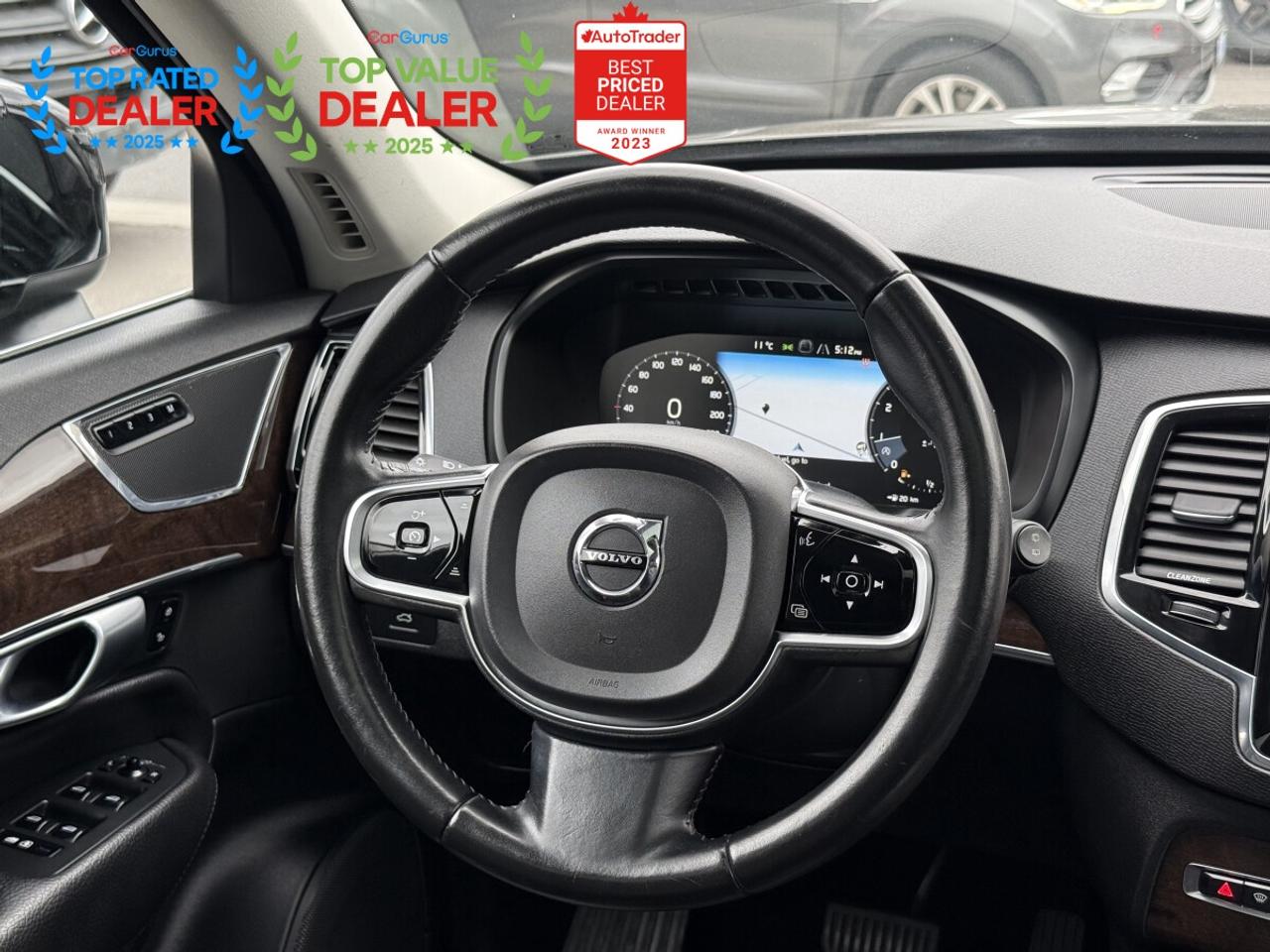 2016 Volvo XC90 MOMENTUM | PANO | 7 SEATER | LOADED Photo
