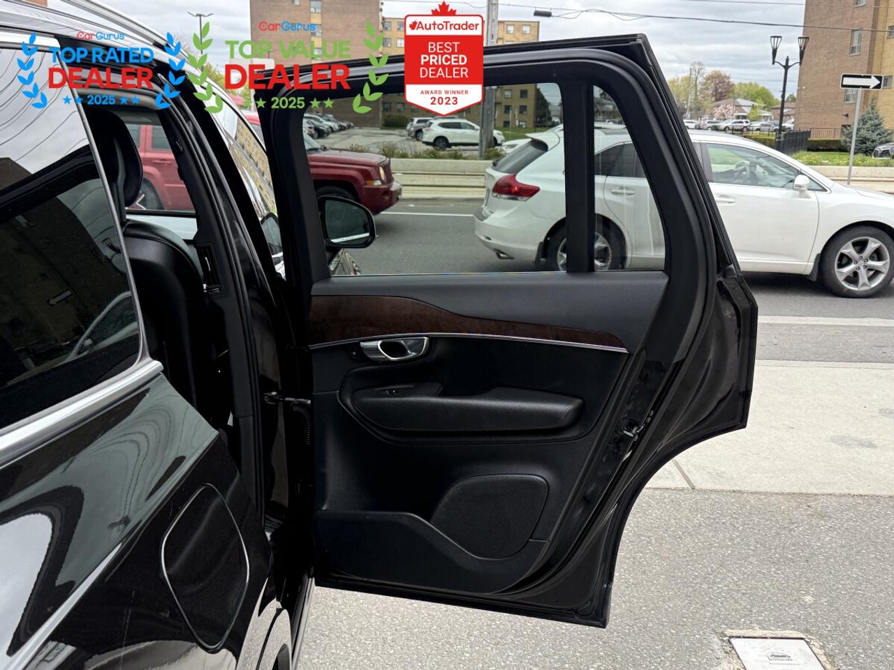 2016 Volvo XC90 MOMENTUM | PANO | 7 SEATER | LOADED Photo