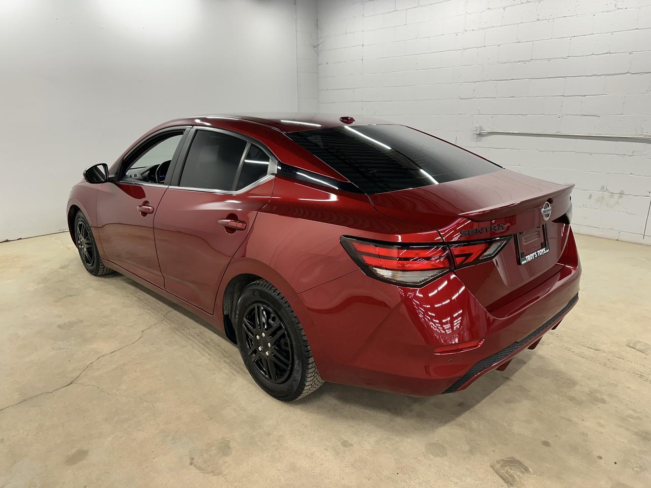2022 Nissan Sentra SV | CLEAN CARFAX | SUNROOF | REMOTE START Photo