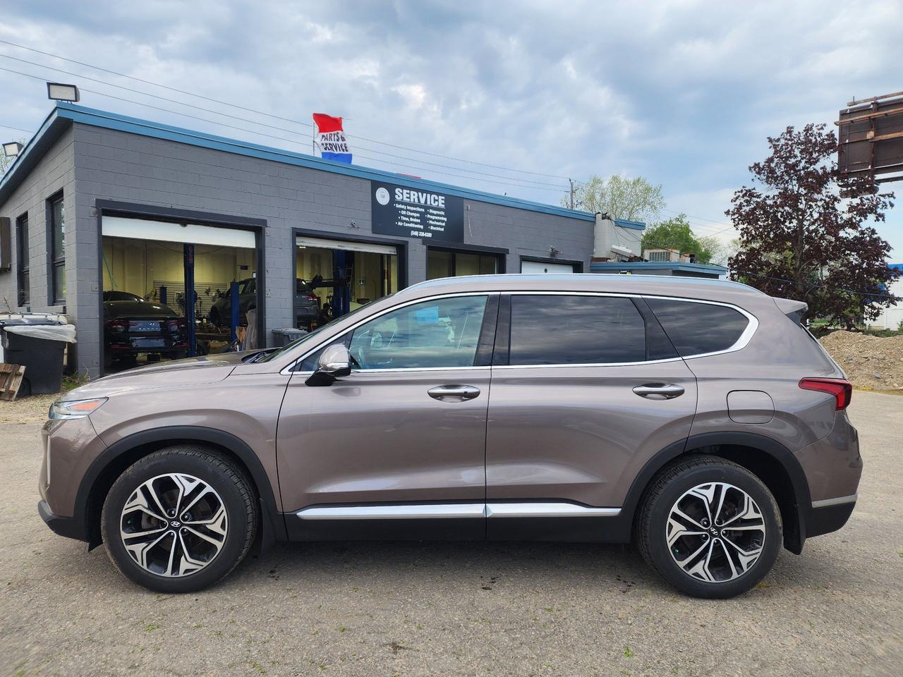 2019 Hyundai Santa Fe Ultimate l AWD l LOW KM l Clean Carfax l Loaded l Photo