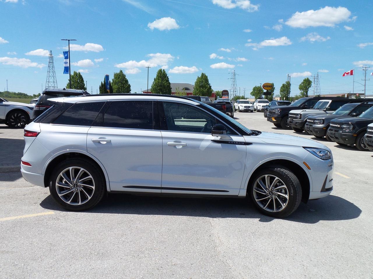 2025 Lincoln Corsair LOADED GT! 360-CAM, HEATED WHEEL, HTD/VENT SEATS! Photo