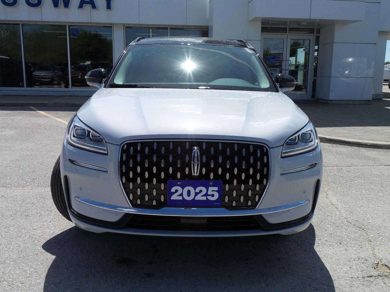 2025 Lincoln Corsair LOADED GT! 360-CAM, HEATED WHEEL, HTD/VENT SEATS! Photo
