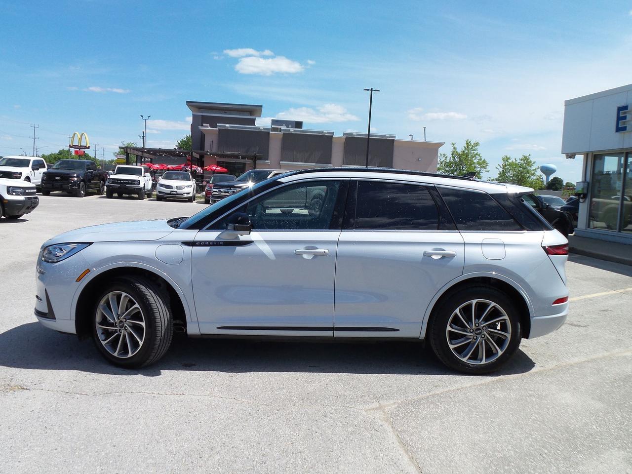 2025 Lincoln Corsair LOADED GT! 360-CAM, HEATED WHEEL, HTD/VENT SEATS! Photo