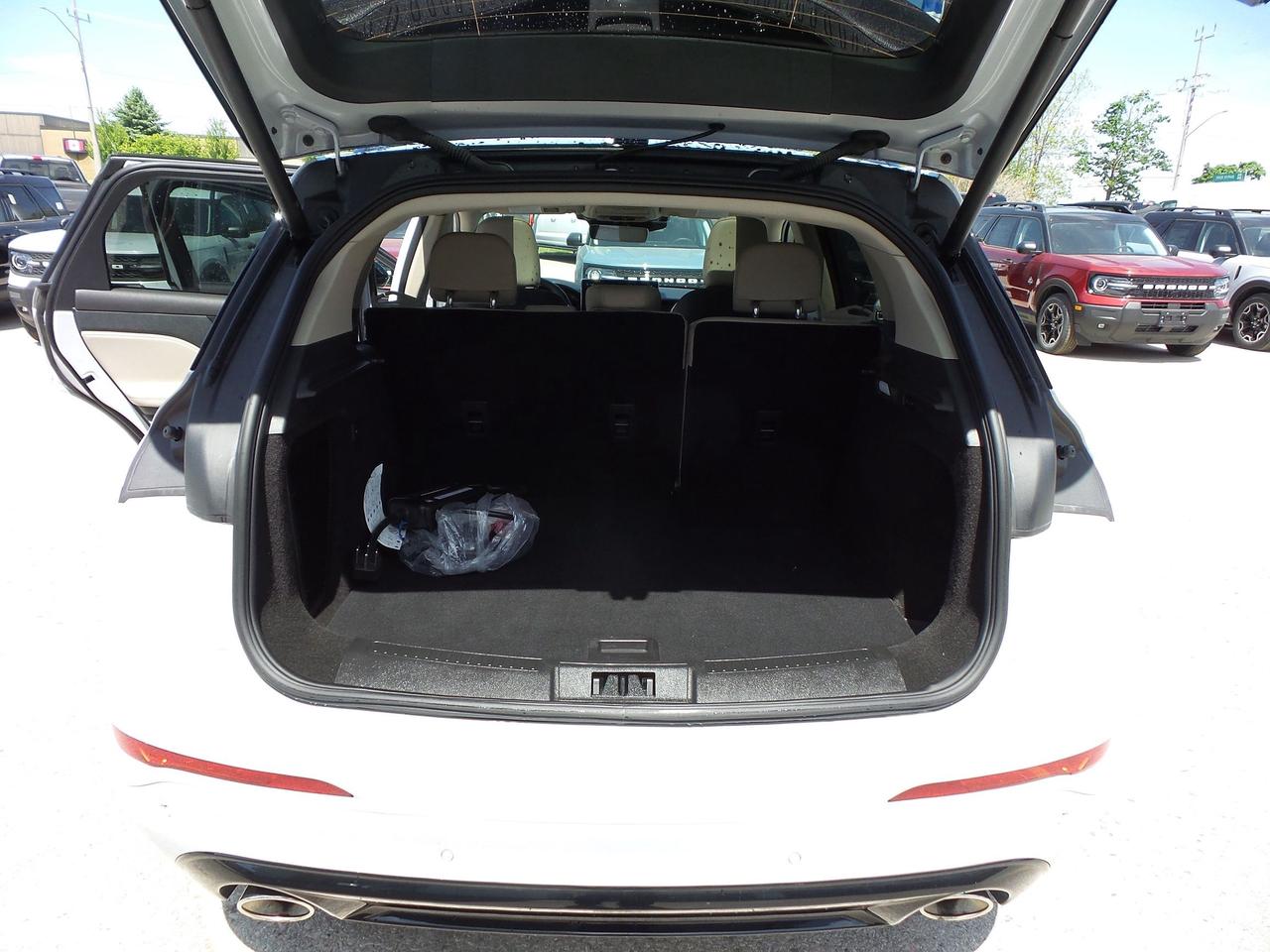 2025 Lincoln Corsair LOADED GT! 360-CAM, HEATED WHEEL, HTD/VENT SEATS! Photo