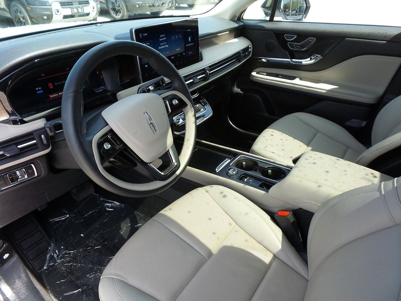 2025 Lincoln Corsair LOADED GT! 360-CAM, HEATED WHEEL, HTD/VENT SEATS! Photo