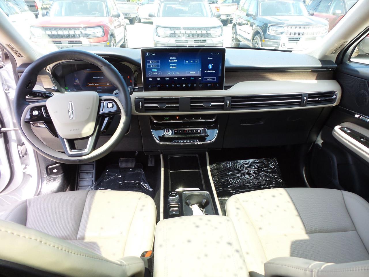 2025 Lincoln Corsair LOADED GT! 360-CAM, HEATED WHEEL, HTD/VENT SEATS! Photo