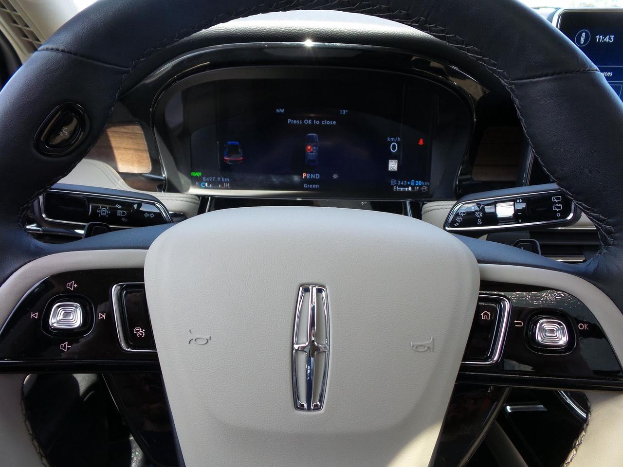 2025 Lincoln Corsair LOADED GT! 360-CAM, HEATED WHEEL, HTD/VENT SEATS! Photo