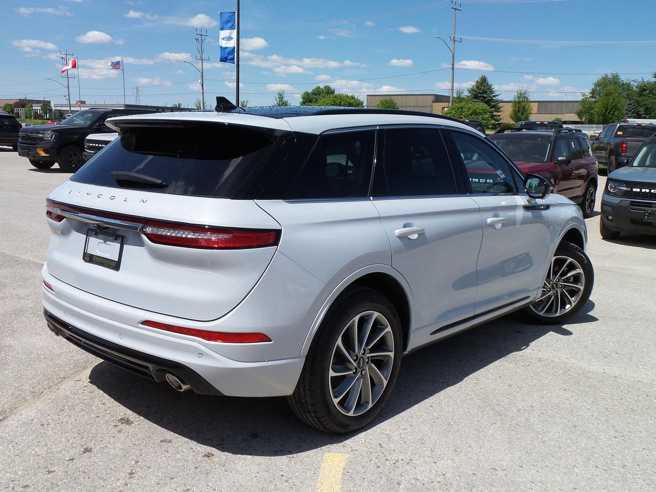 2025 Lincoln Corsair LOADED GT! 360-CAM, HEATED WHEEL, HTD/VENT SEATS! Photo4