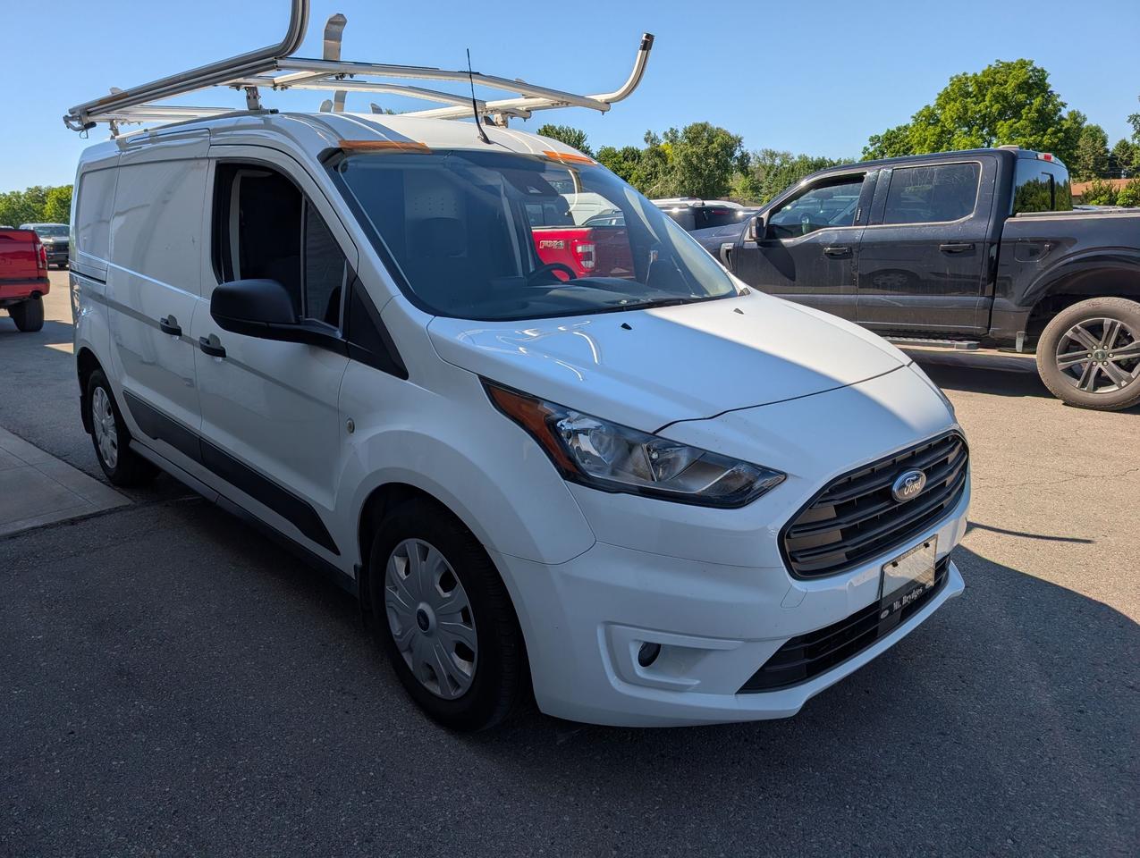 2023 Ford Transit Connect XLT w/Dual Sliding Doors Photo2