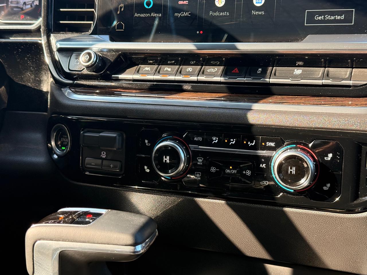2024 GMC Sierra 1500 ELEVATION Photo