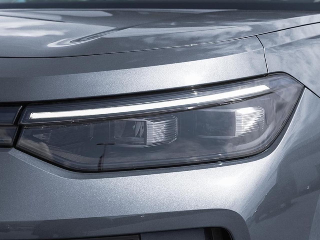 2026 Volkswagen Tiguan Comfortline R-Line Black Edition Photo