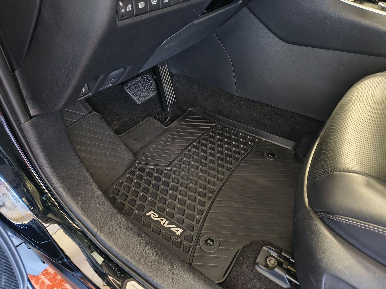 2024 Toyota RAV4 Hybrid Limited Photo0