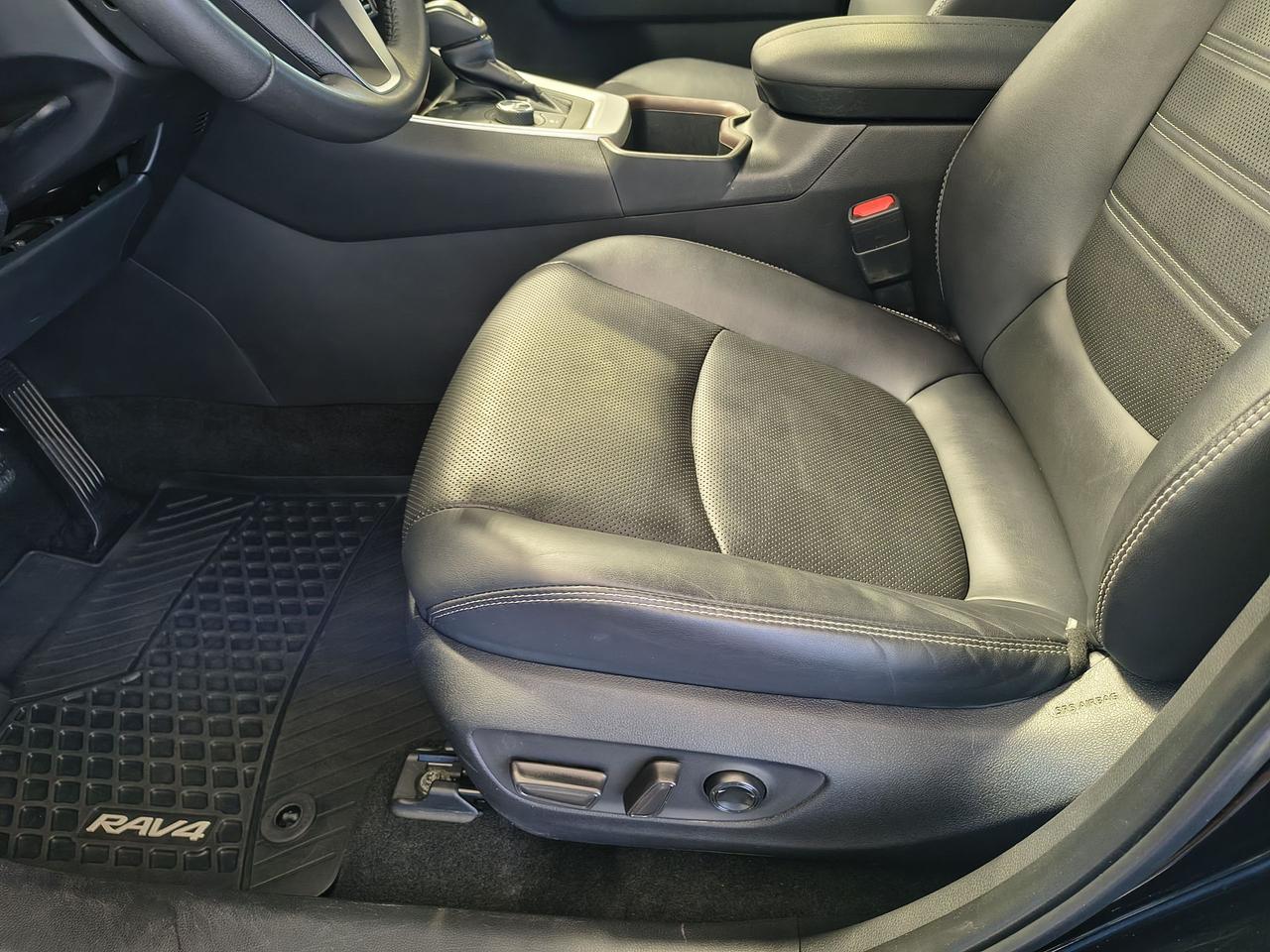 2024 Toyota RAV4 Hybrid Limited Photo0