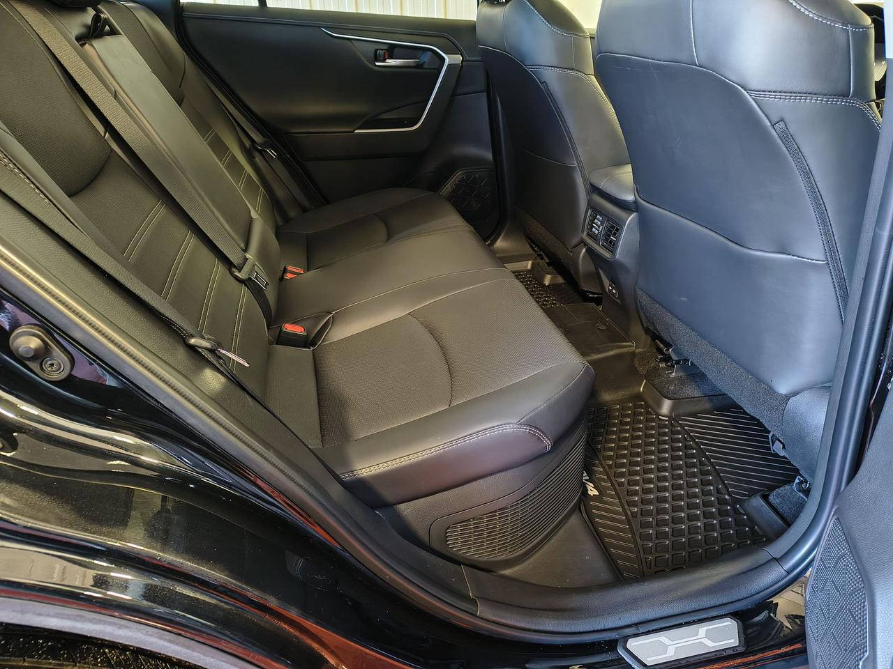 2024 Toyota RAV4 Hybrid Limited Photo0