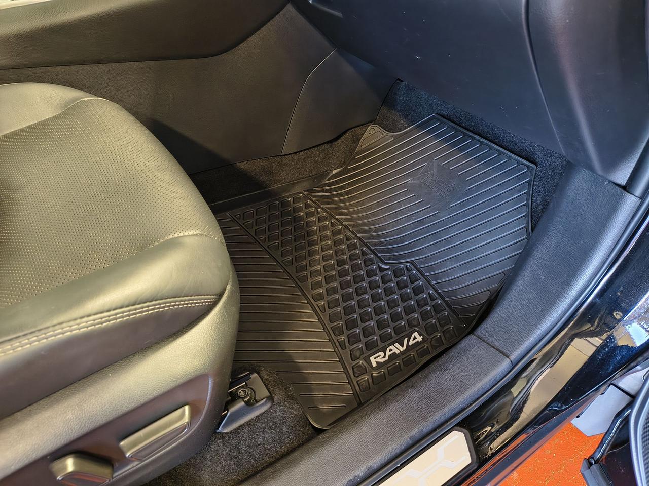 2024 Toyota RAV4 Hybrid Limited Photo