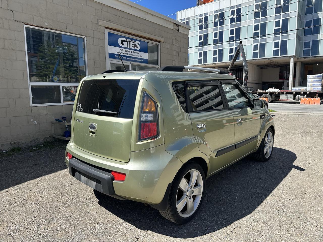 2010 Kia Soul 5dr Wgn Auto Photo2