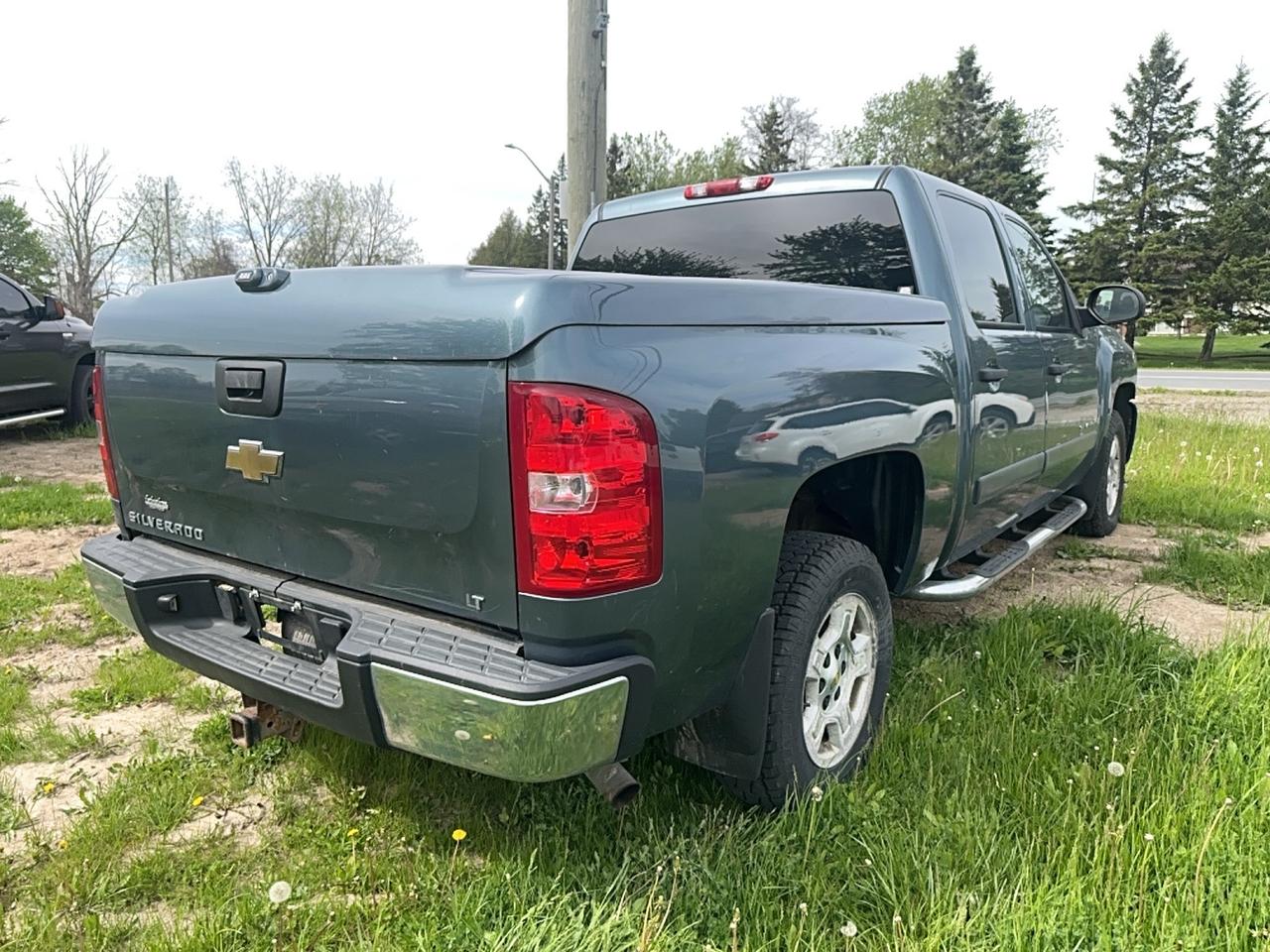 2007 Chevrolet Silverado 1500 LT Photo2