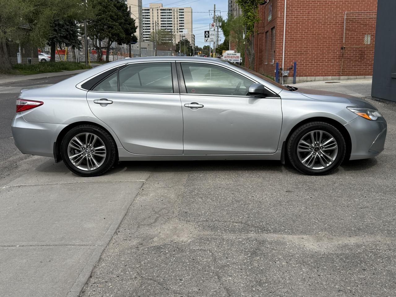 2017 Toyota Camry XLE Photo