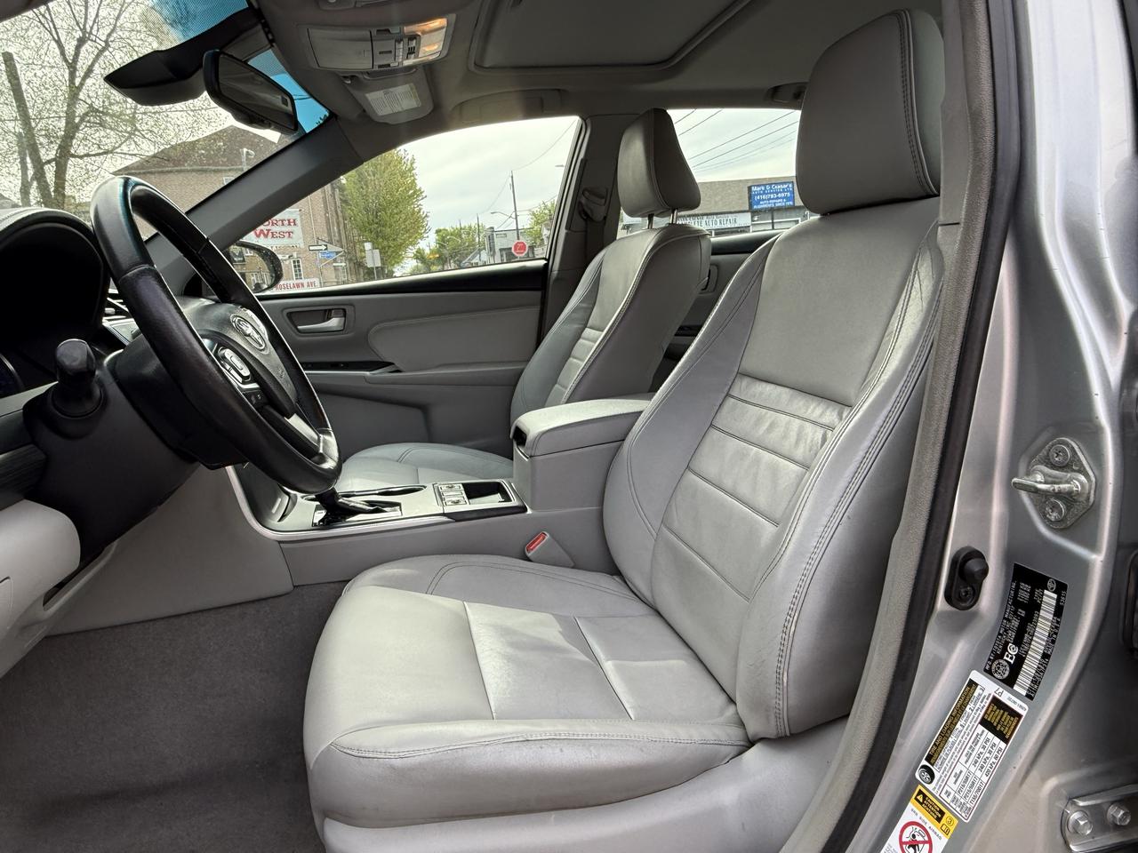 2017 Toyota Camry XLE Photo