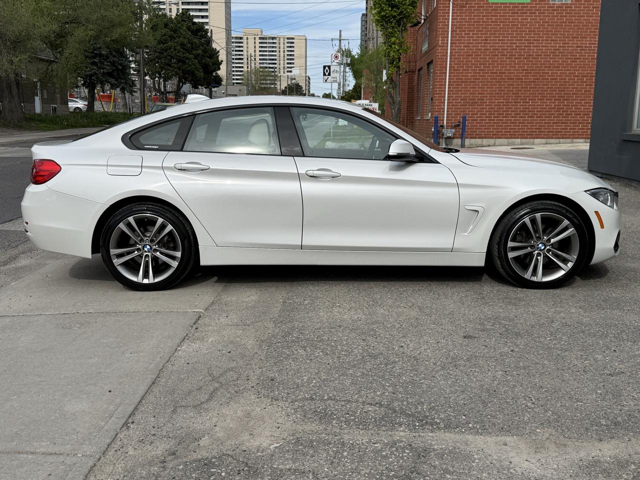 2017 BMW 4 Series 430i xDrive Photo3