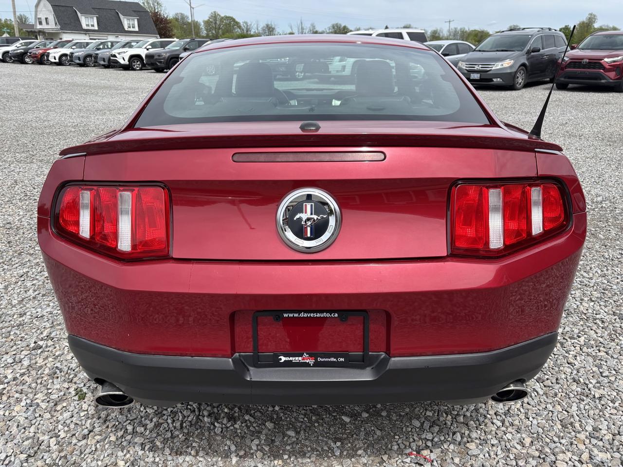 2010 Ford Mustang V6 Coupe Photo3