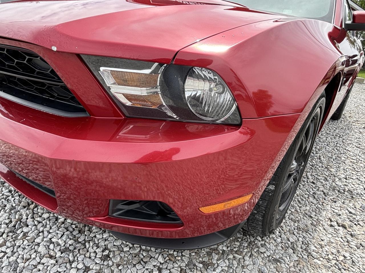 2010 Ford Mustang V6 Coupe Photo