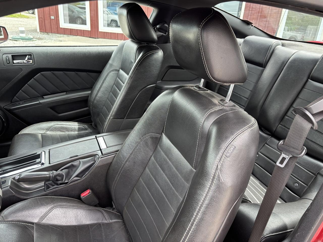 2010 Ford Mustang V6 Coupe Photo