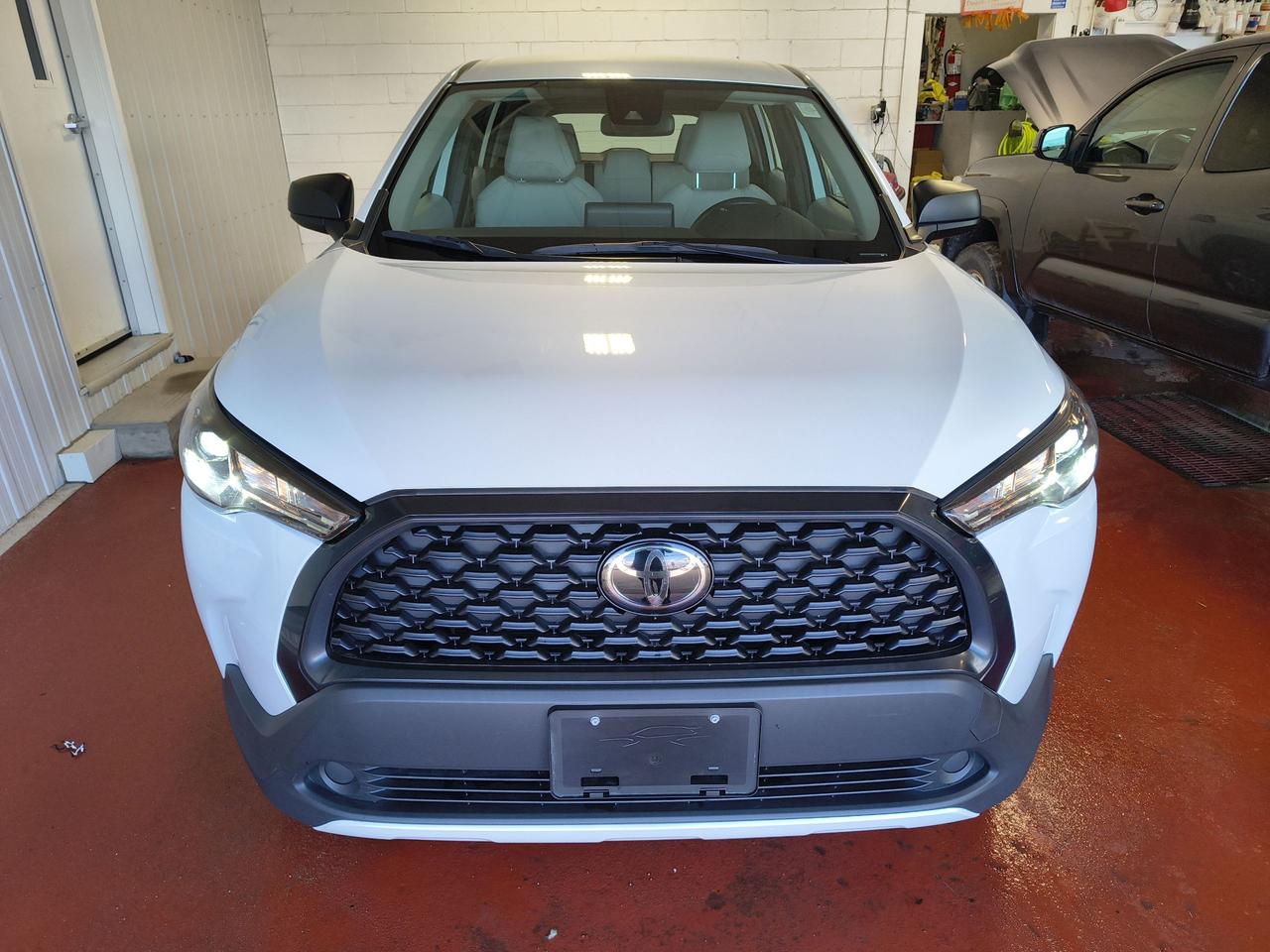 2022 Toyota Corolla Cross L FWD Photo0