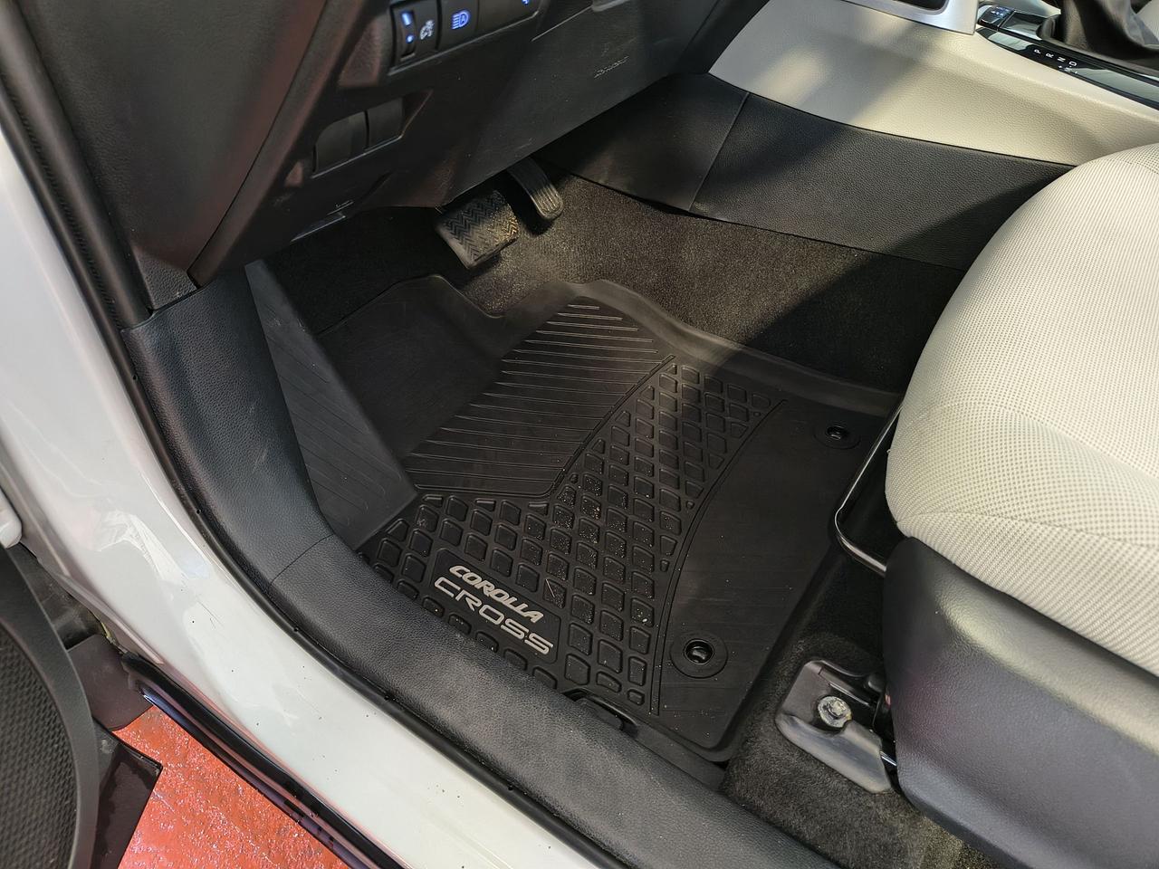 2022 Toyota Corolla Cross L FWD Photo0