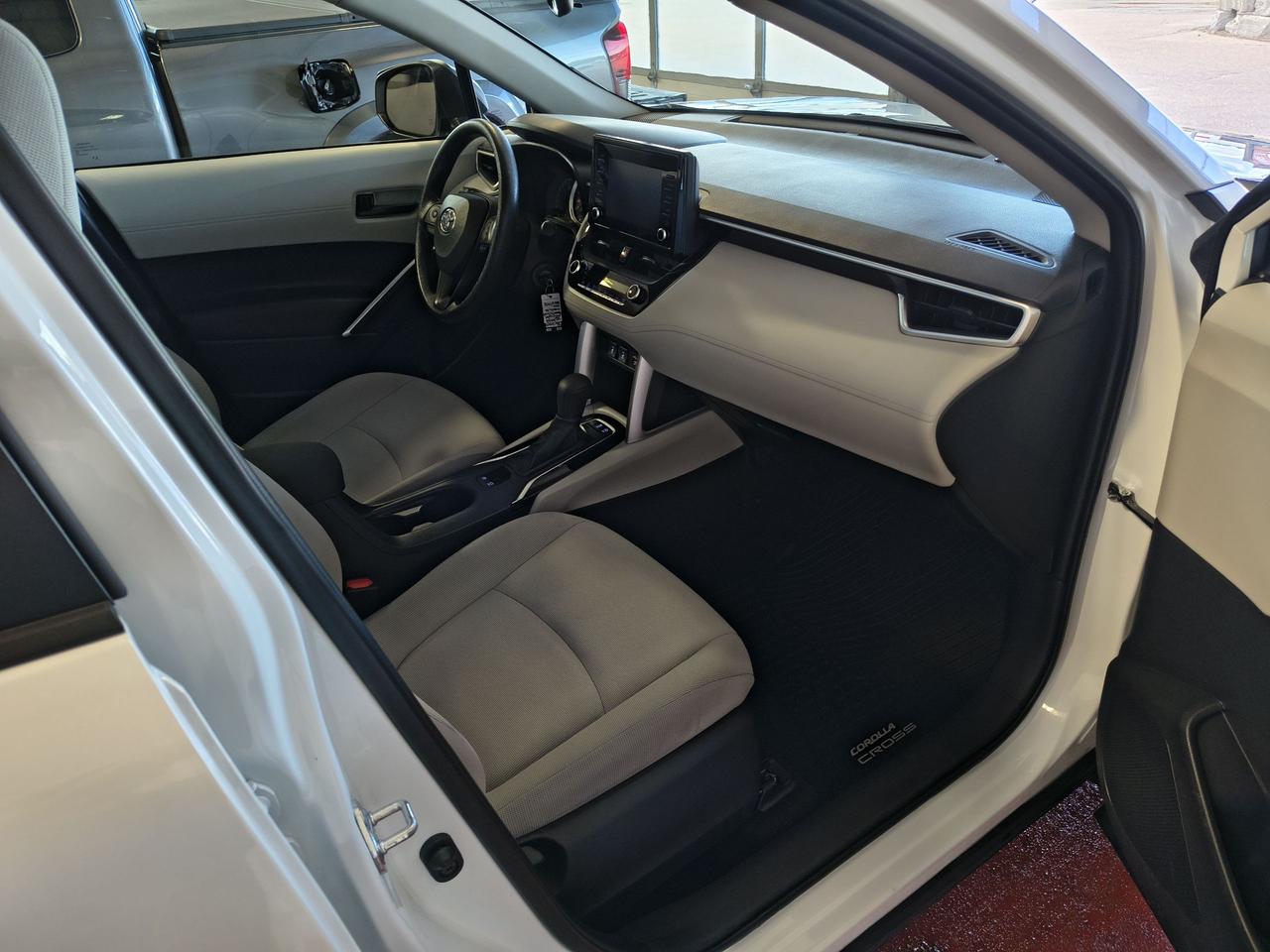 2022 Toyota Corolla Cross L FWD Photo