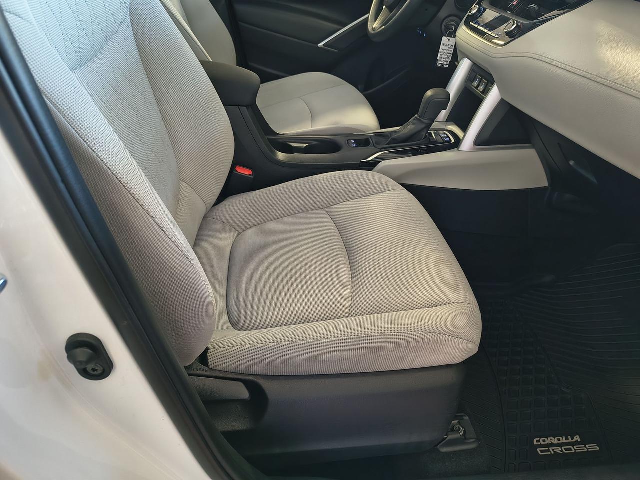 2022 Toyota Corolla Cross L FWD Photo
