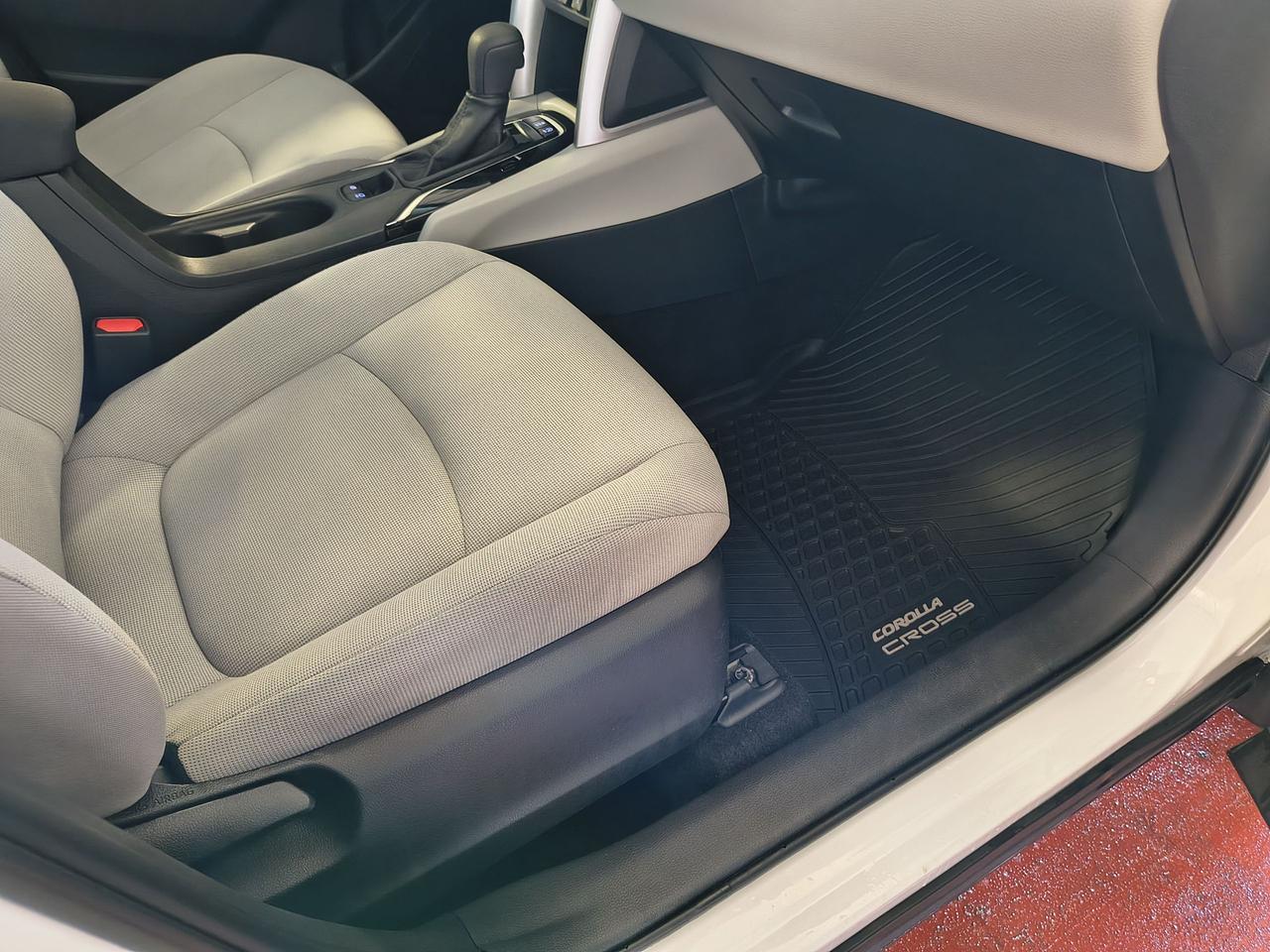 2022 Toyota Corolla Cross L FWD Photo0