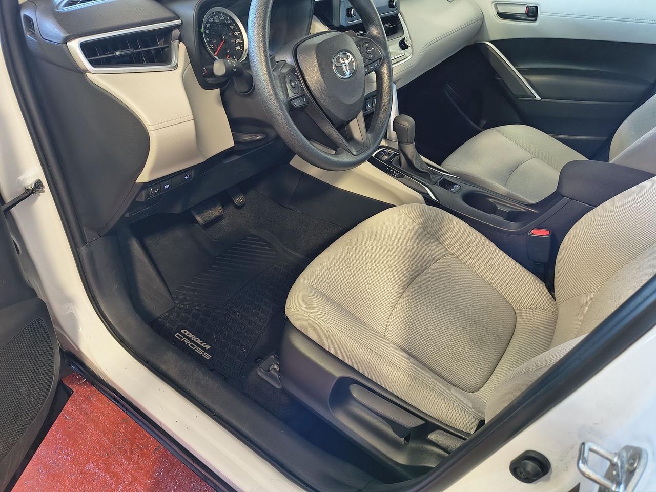 2022 Toyota Corolla Cross L FWD Photo
