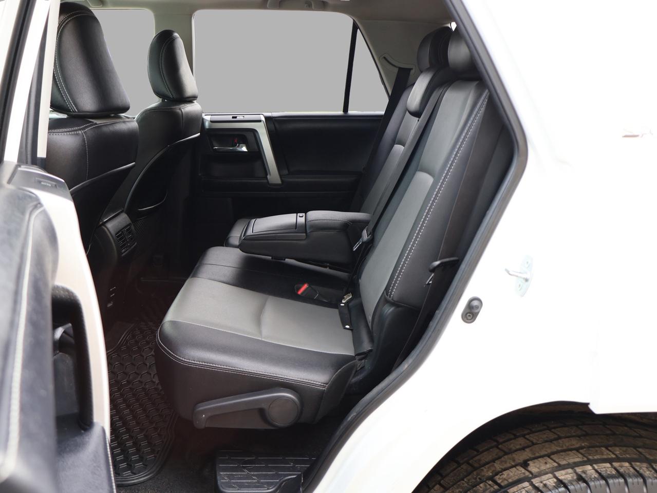 2018 Toyota 4Runner SR5 4WD CERTIFIED *ACCIDENT FREE*7 SEATS* CAMERA NAV BLUETOOTH LEATHER HEATED SEATS SUNROOF CRUISE ALLOYS Photo